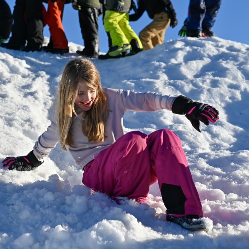 <img alt="" src="/images/3/7/4/8/5/37485985620045fbb6cec946576515d96a814f83-schneetag2024-42-von-43.jpg?alt" />