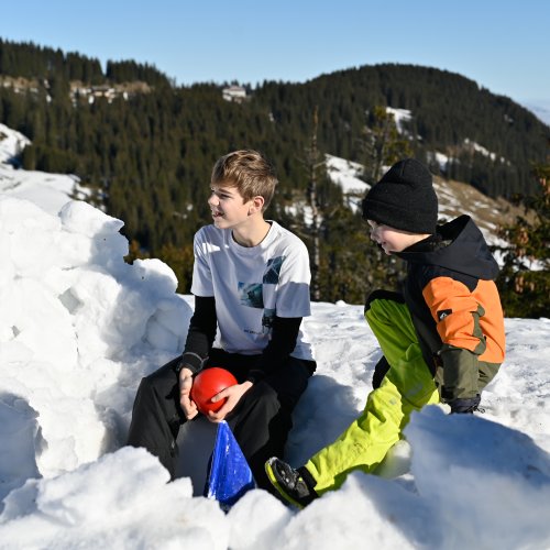 <img alt="" src="/images/a/2/c/2/9/a2c29a4e50e49ed254cbc91683dc69692f501910-schneetag2024-12-von-43.jpg?alt" />